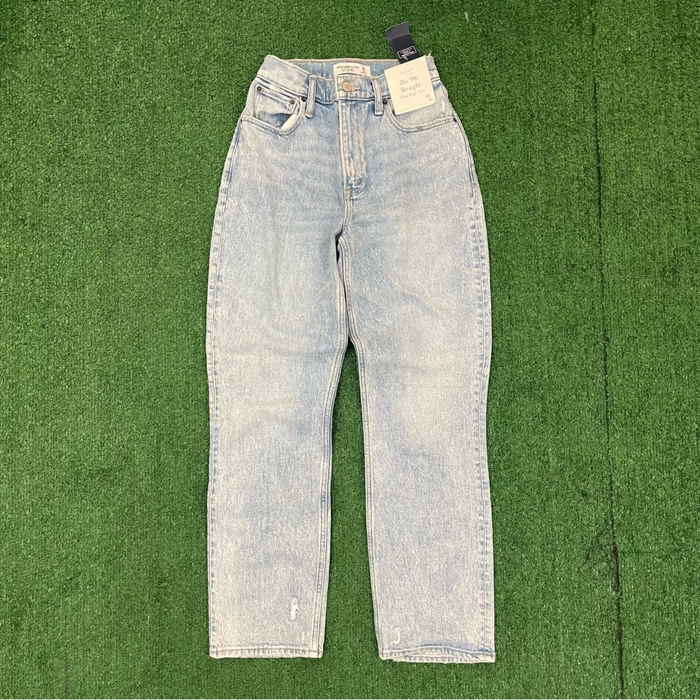 Abercrombie & Fitch Light Denim '90s Straight Jeans